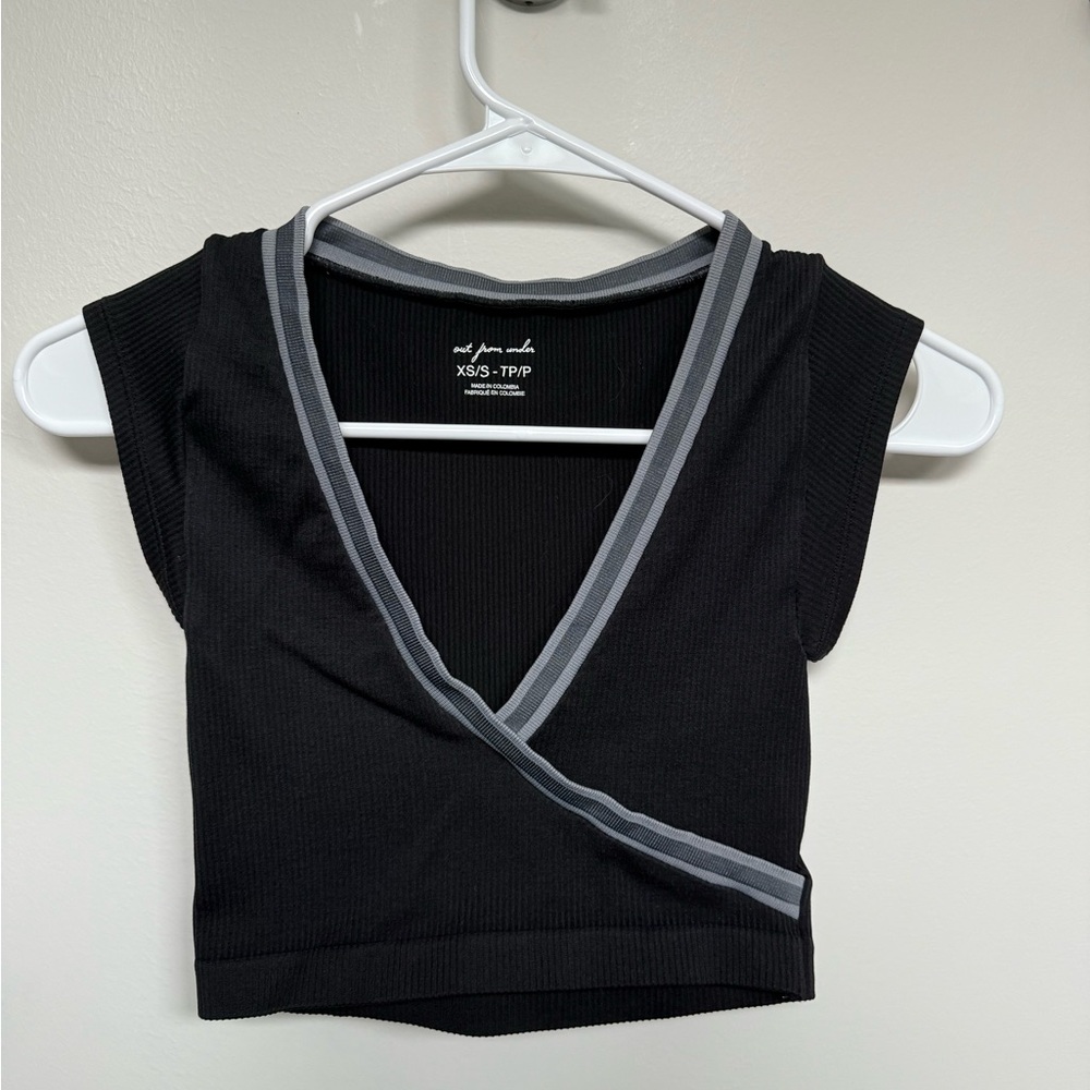 Urban Outfitters Black and Gray Sleeveless Wrap Crop Top